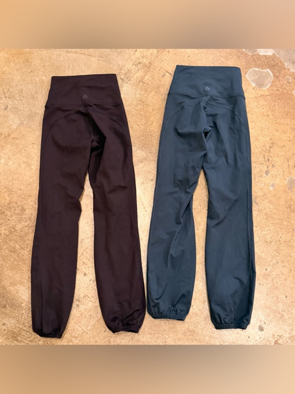 2 pair OFFLINE by Aerie The Hugger High waisted cinch pant XS